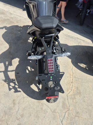 QJMOTOR SRK 125J Moto Naked Negra/Gris