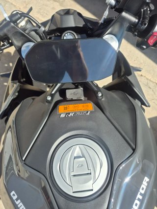 QJMOTOR SRK 125J Moto Naked Negra/Gris