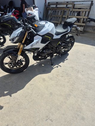 QJMOTOR SRK 125J Moto Naked Negra/Gris