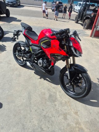 QJMOTOR SRK 125J Moto Naked Negra/Gris