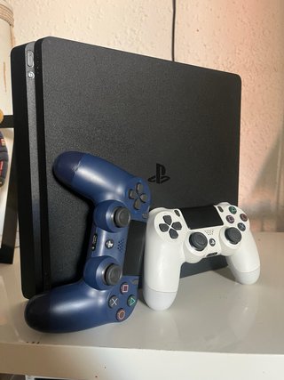 PS4 Slim 1TB + 2 Mandos + Juego