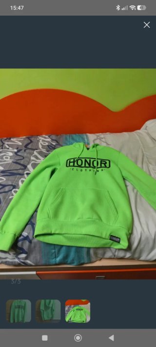 Sudadera verde con capucha