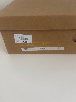 Zapatos de tacón plateados
