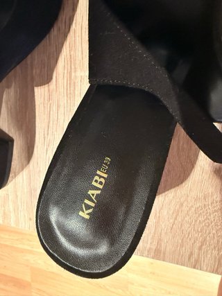 Zapatos de tacón Kiabi negros destalonados T.39-40
