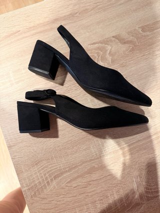 Zapatos de tacón Kiabi negros destalonados T.39-40