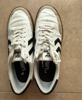Zapatillas Hummel Blancas y Negras
