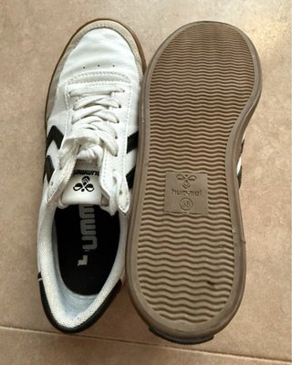 Zapatillas Hummel Blancas y Negras
