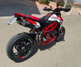 Ducati Supermoto Roja y Blanca