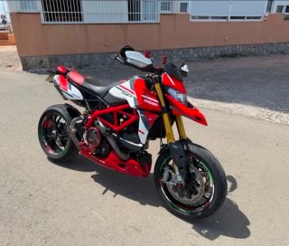 Ducati Supermoto Roja y Blanca