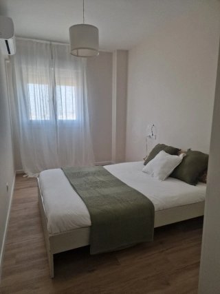 Cama para colchon (incluido) 140x190