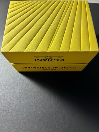 Reloj Invicta Blanco y Amarillo Elegante