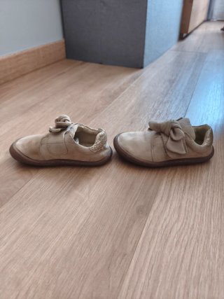 Zapatillas Giossepo Niña Beige