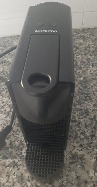 Cafetera Nespresso Negra