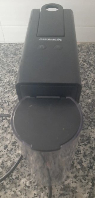 Cafetera Nespresso Negra