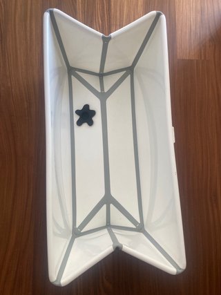 Bañera Stokke con adaptador