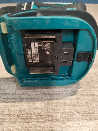 Makita Taladro percutor 18v DHP482 madera