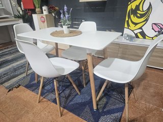 Mesa de Comedor Blanca con 4 Sillas