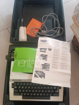 Máquina de escribir Royal Heritage 370