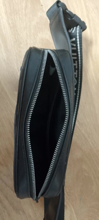 Riñonera Louis Vuitton Negra