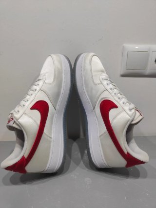 Nike Air Force 1 Blancas y Rojas 42,5