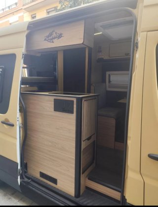 Mercedes-Benz Sprinter 2013
