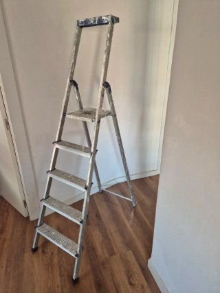 Escalera pintor