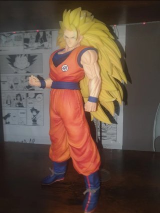 Figura Dragon Ball Goku Fase 3