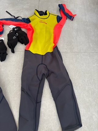 Traje neopreno y accesorios niño 12 años