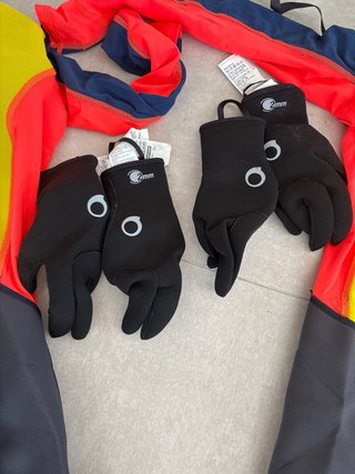 Traje neopreno y accesorios niño 12 años