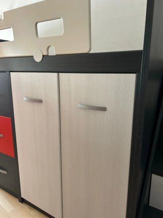 Cama litera con armario y cajonera