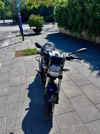 Ducati Monster 696 Negra (muy buen estado)
