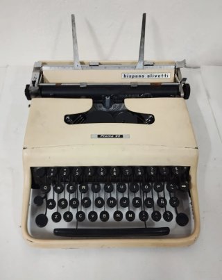 MÁQUINA DE ESCRIBIR OLIVETTI PLUMA 22