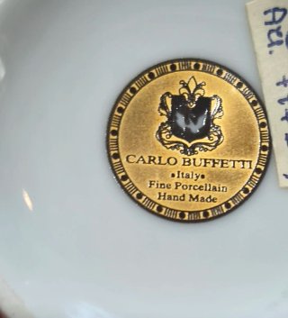 Set elegante caffettiera e lattiera in porcellana
