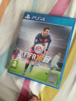 PS4 FIFA 17, 16, 18 y Pro Evolution Soccer 2016, 2