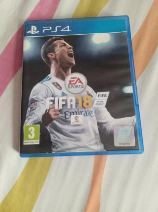 PS4 FIFA 17, 16, 18 y Pro Evolution Soccer 2016, 2