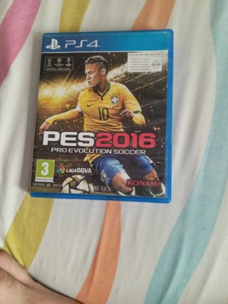 PS4 FIFA 17, 16, 18 y Pro Evolution Soccer 2016, 2