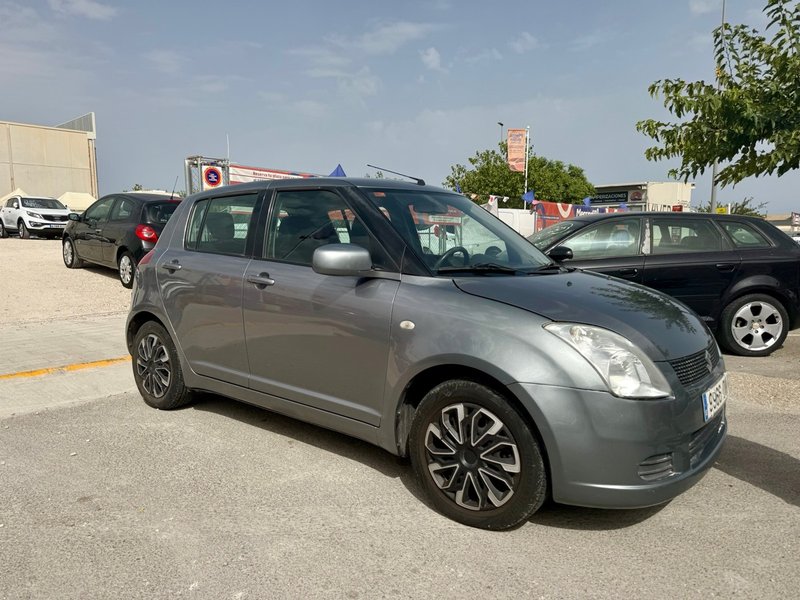 Suzuki Swift 2005 - foto 1