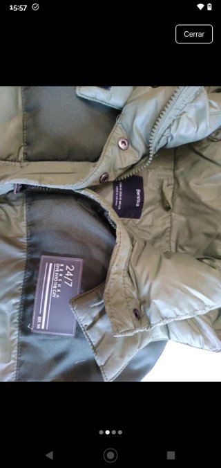 Cazadora acolchada niña Bershka verde. Talla XS.