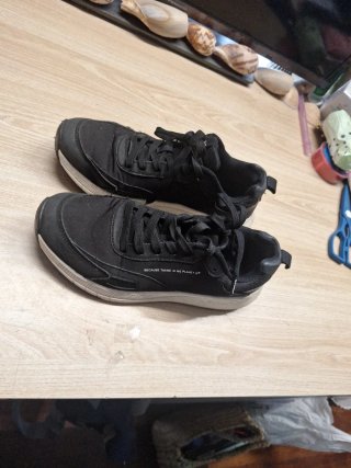 Zapatillas recicladas negras