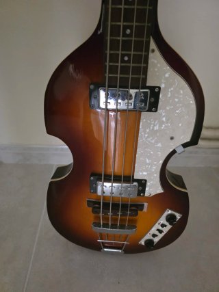 Bajo Hofner Violín