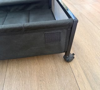 Cesta organizadora bajo cama/sofá con ruedas