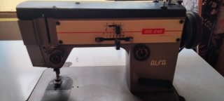 Máquina de coser eléctrica Alfa Zig-Zag + Mesa