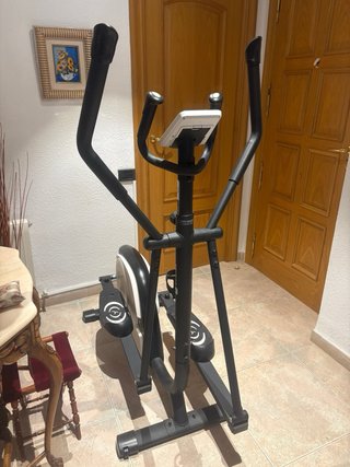 Bicicleta elíptica negra