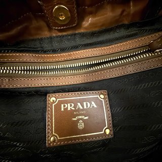 Borsa Prada marrone in pelle