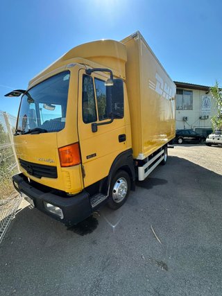 Nissan Atleon 7.755 kg C.Cerrada + P.Elevador