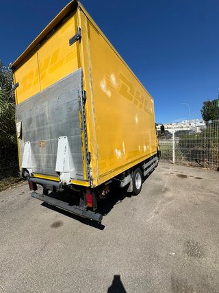 Nissan Atleon 7.755 kg C.Cerrada + P.Elevador
