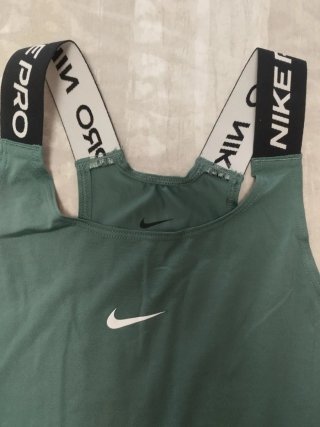 Camiseta Nike Pro niña