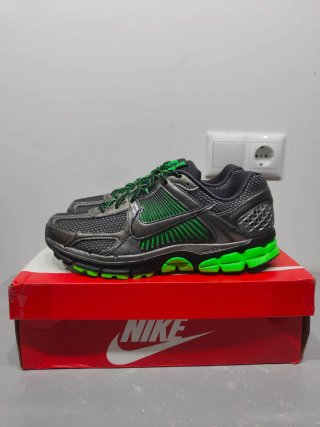 Nike Zoom Vomero 5 Talla 43