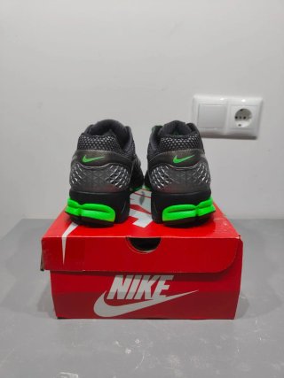 Nike Zoom Vomero 5 Talla 43