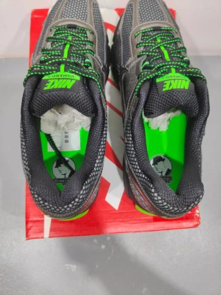 Nike Zoom Vomero 5 Talla 43